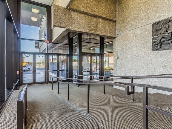 3rd image of 7200 N Stemmons Fwy #1D