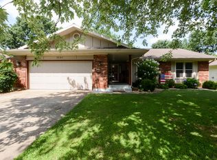 3241 S Roanoke Ave, Springfield, MO 65807