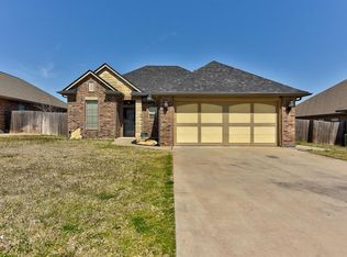 1521 SE 6th St, Moore, OK 73160