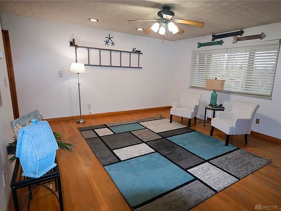 5th image of 7821 Allison Ave