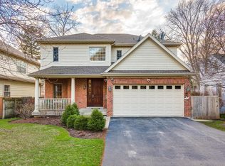 16 Sheldon Ln, Highland Park, IL 60035