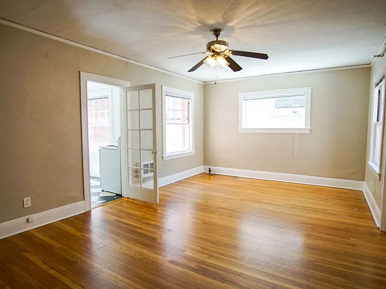 751 SW Vista Ave #9 — Photo 3