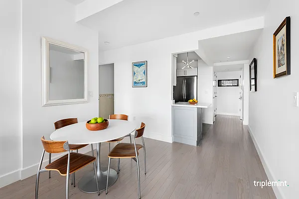 Sold by Triplemint | media 3
