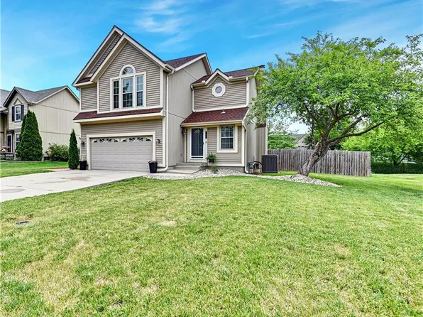 15209 Marty St, Overland Park, KS 66223