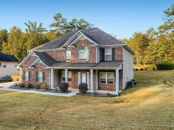 1432 English Manor Cir, Stone Mountain, GA 30087