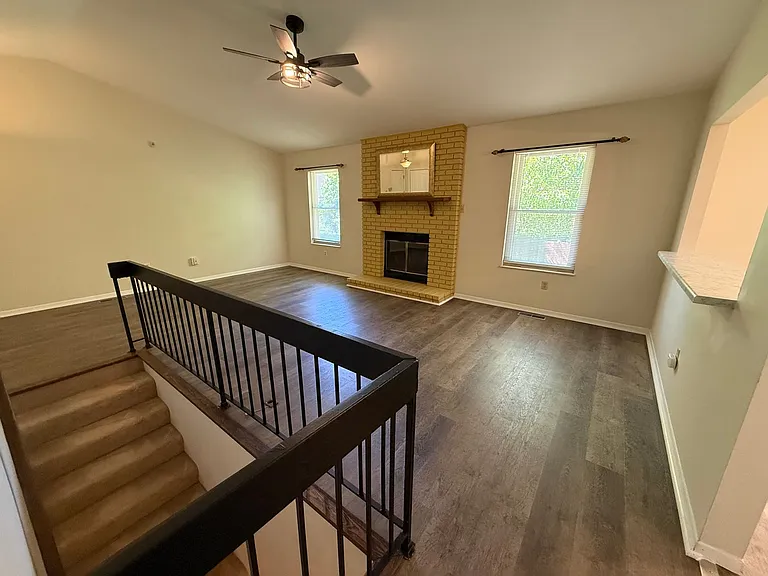 17 Hurstfield Ct — Photo 8