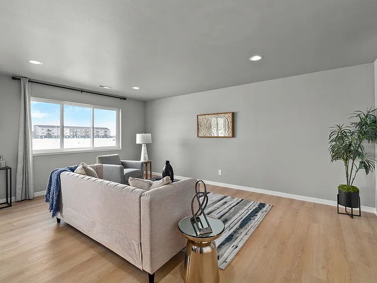 514 Harper Cir — Photo 3