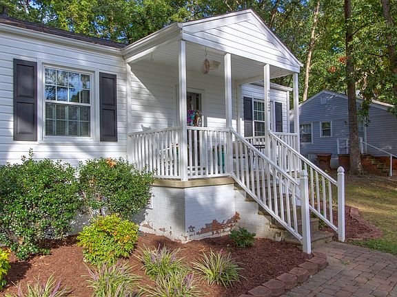 4th image of 2722 Robin Hood Dr