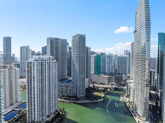 3rd image of 300 Biscayne Boulevard Way Unit 903