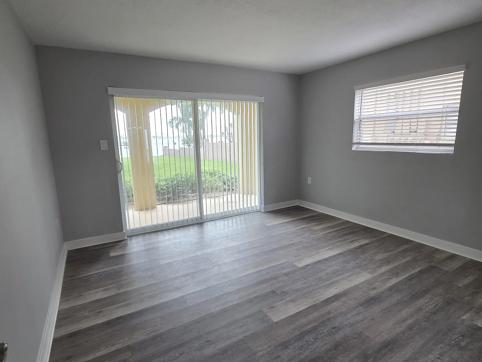 2 bed, 840 sqft, $3,000 — Photo 4
