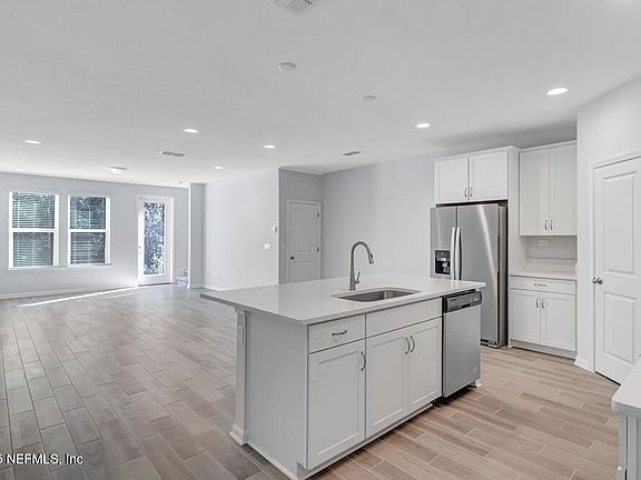 4th image of 11282 MINNETTA Court