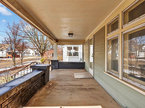 5th image of 1444 Tamarack Ave NW
