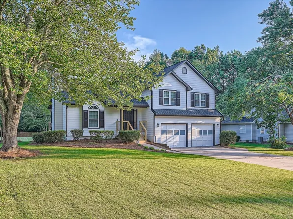 6075 Carriage Ct, Cumming, GA 30040
