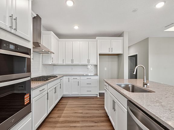 5th image of 13129 Seven Springs Ln