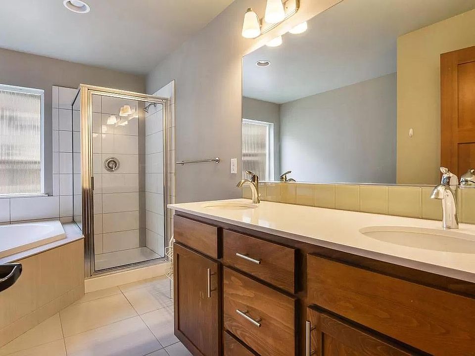 5 pc Master Bathroom
