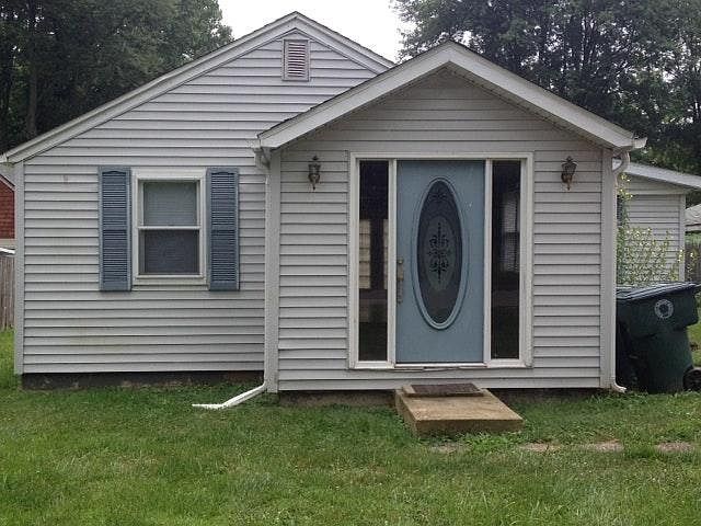 1st image of 1821 E Yale Ave