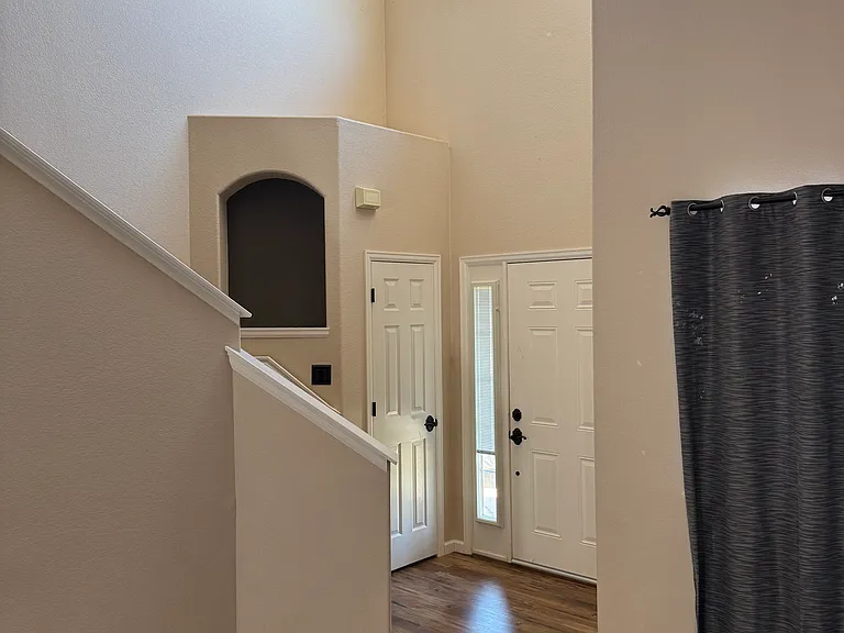 3757 Mount Flora St — Photo 6