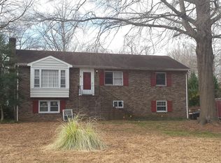 8400 Huntwood Ct, North Chesterfield, VA 23235