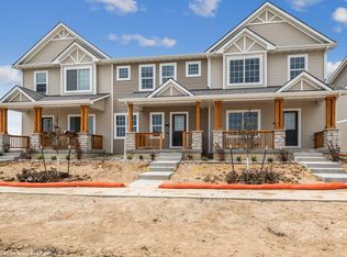 1177 S 91st St, West Des Moines, IA 50266