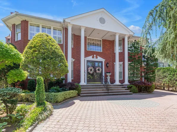 4 Point Crescent image 1 of 25