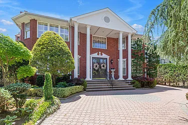 4 Point Crescent, #MANSION