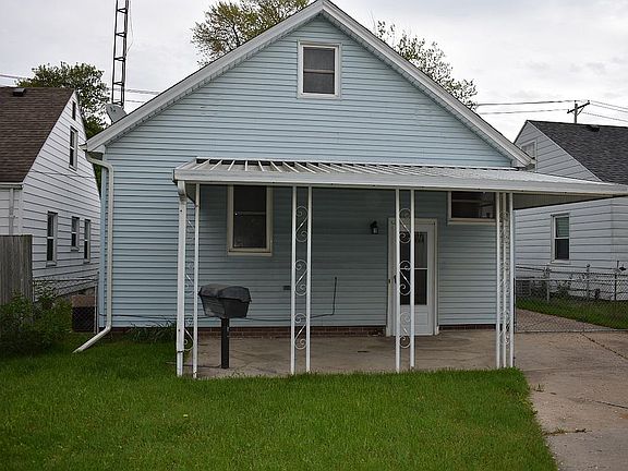 3rd image of 4805 Burnham Ave