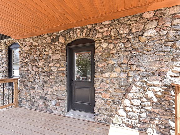 4th image of 177 Parkview Ave #2