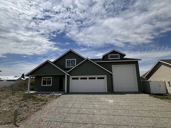 2nd image of 1617 N Garvin Ct