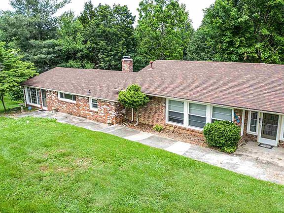 4th image of 204 Woodland Dr