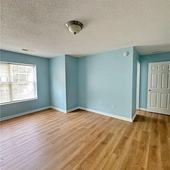 3871 Pleasant Oaks Dr — Photo 23