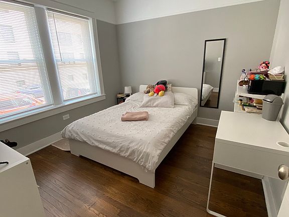 3rd image of 5034 N Washtenaw Ave #7