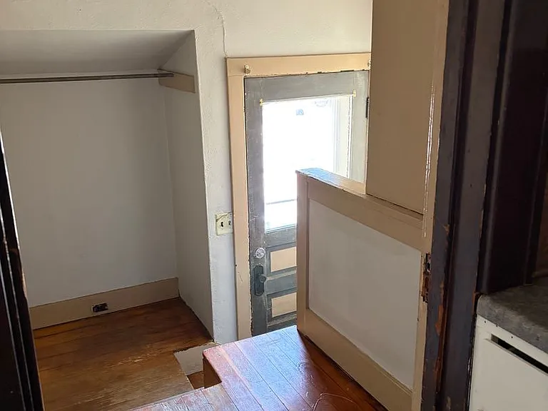 918 S 1st Ave — Photo 8