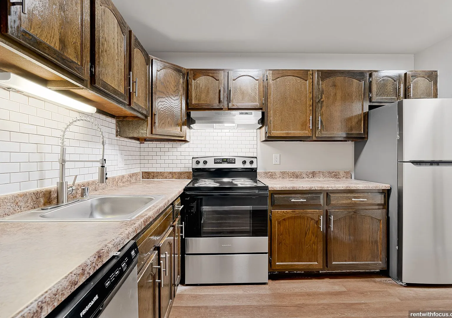 Apple Ridge Townhomes - 8827 — Photo 2