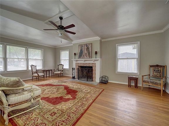 3rd image of 122 Seaview Ln