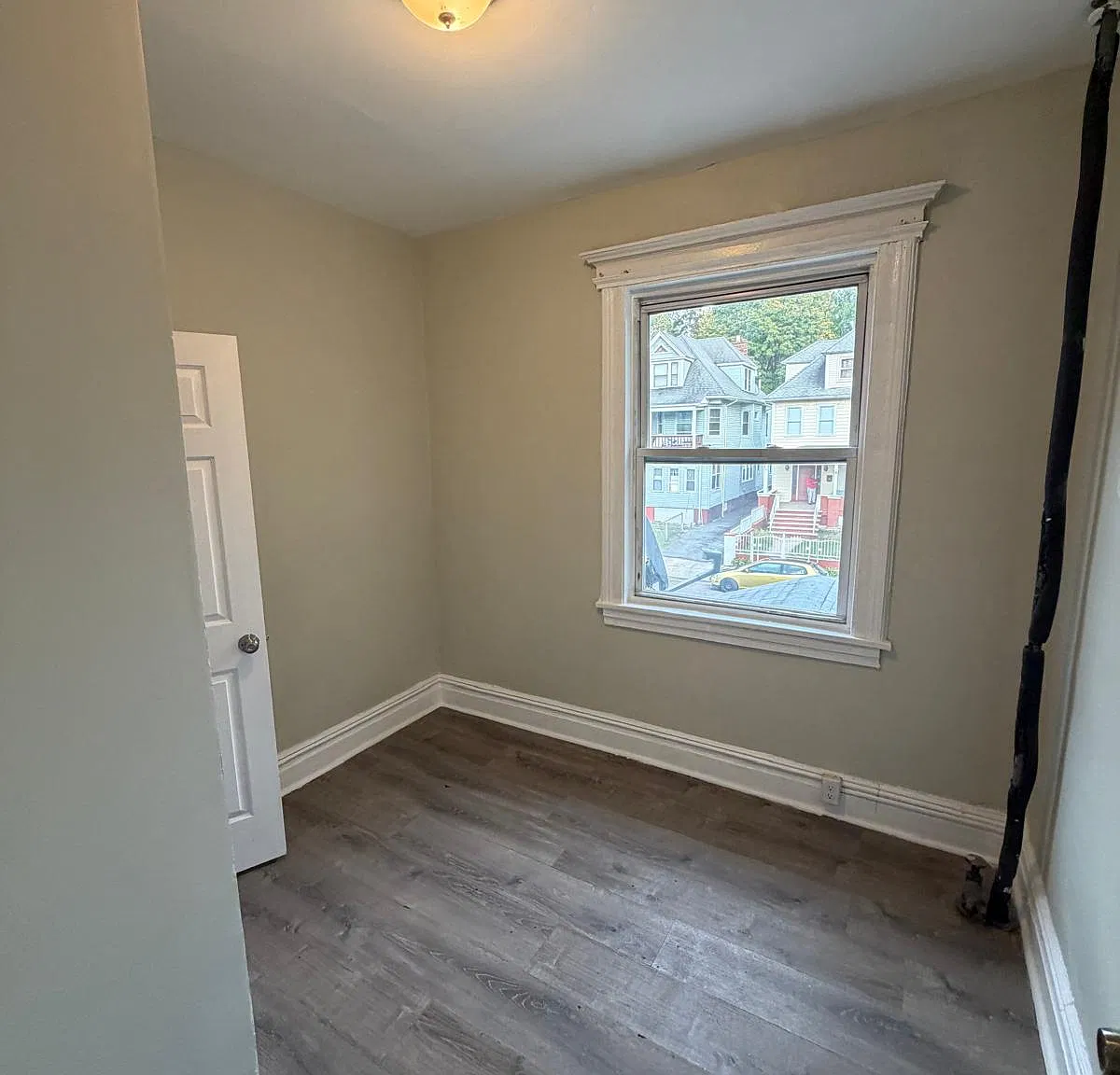 5 bed, $2,899 — Photo 2