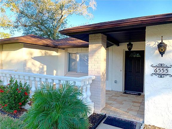 3rd image of 6555 Pinecrest Ln N