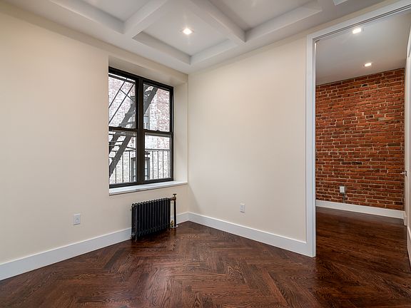 2nd image of 921 Washington Ave #603