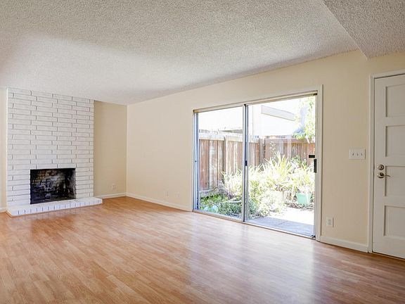 3rd image of 1377 Ridgecrest Road