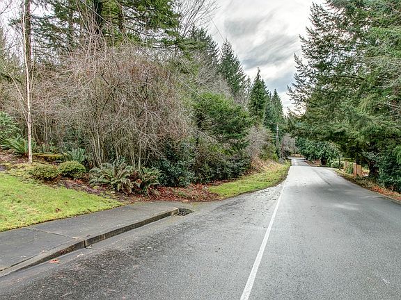 4th image of 742 214th Ave SE