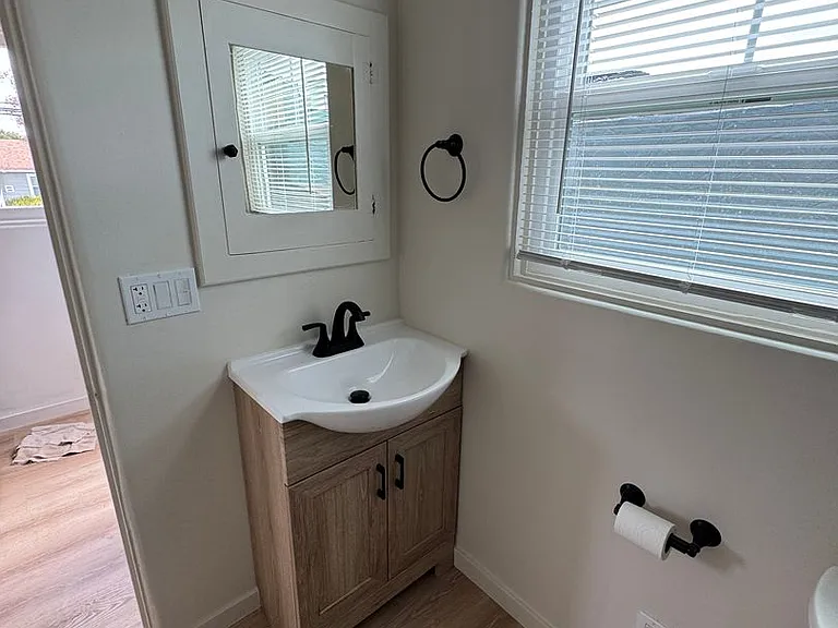 401 Willow St — Photo 13