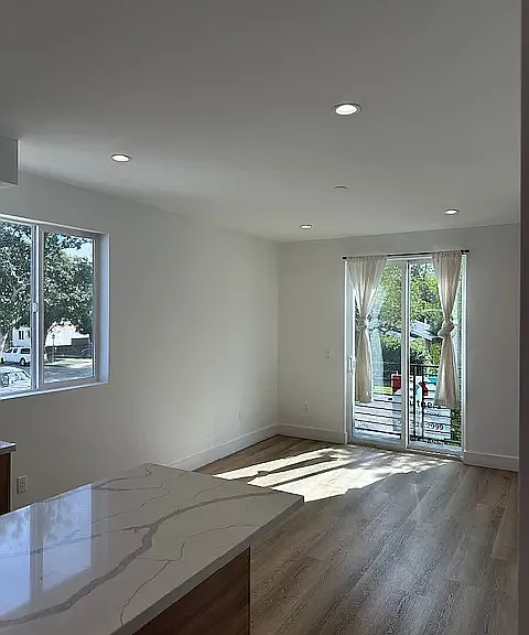 14247 Sylvan St — Photo 8