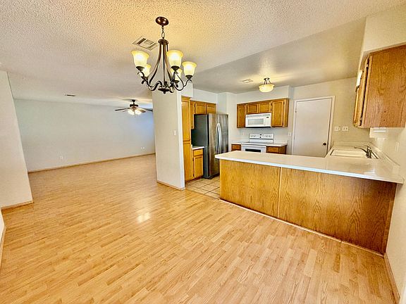 5th image of 2783 W 29th Ln