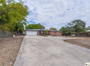 1301 Nix Rd, Lampasas, TX 76550