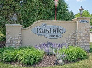 2912 N University Dr UNIT 106, Waukesha, WI 53188