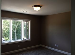 1008 Fox Hunters Pt, New Albany, IN 47150