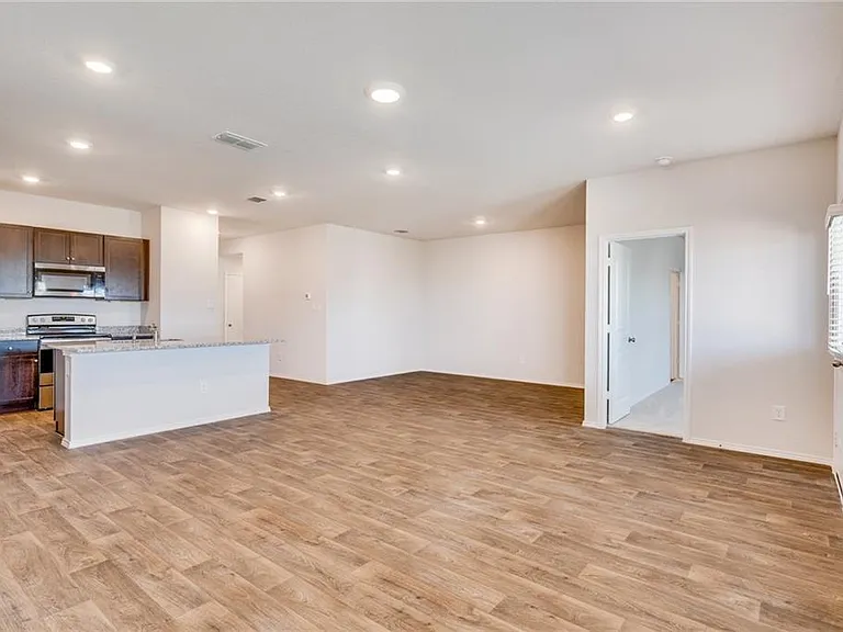 821 Indigo Way — Photo 3