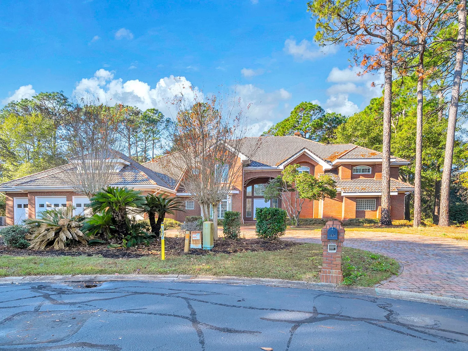 6 bed, 8.5 bath, 7275 sqft, $6,250 — Photo 3