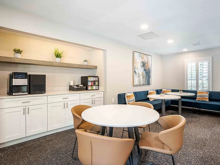 Spyglass Apartments — Photo 27