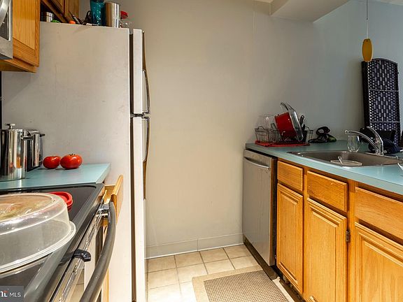 5th image of 130-36 N Bread St #320