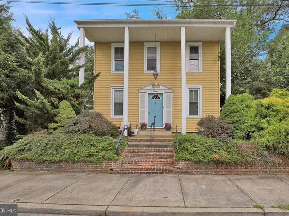 12 W Donegal St, Mount Joy, PA 17552